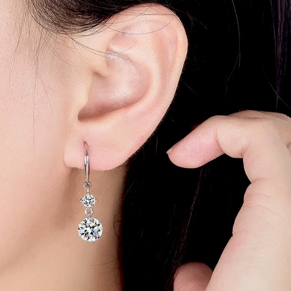 🌟 Sterling Silver 925 CZ Drop Earrings - Picture 4 of 4